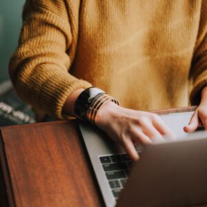 lady at laptop