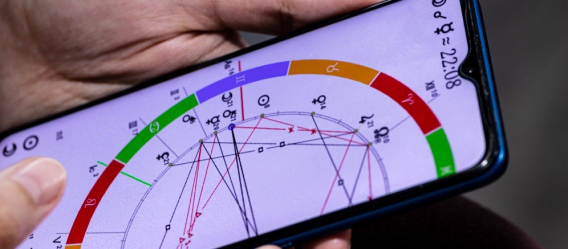Natal,Chart,On,The,Smartphone,Screen
